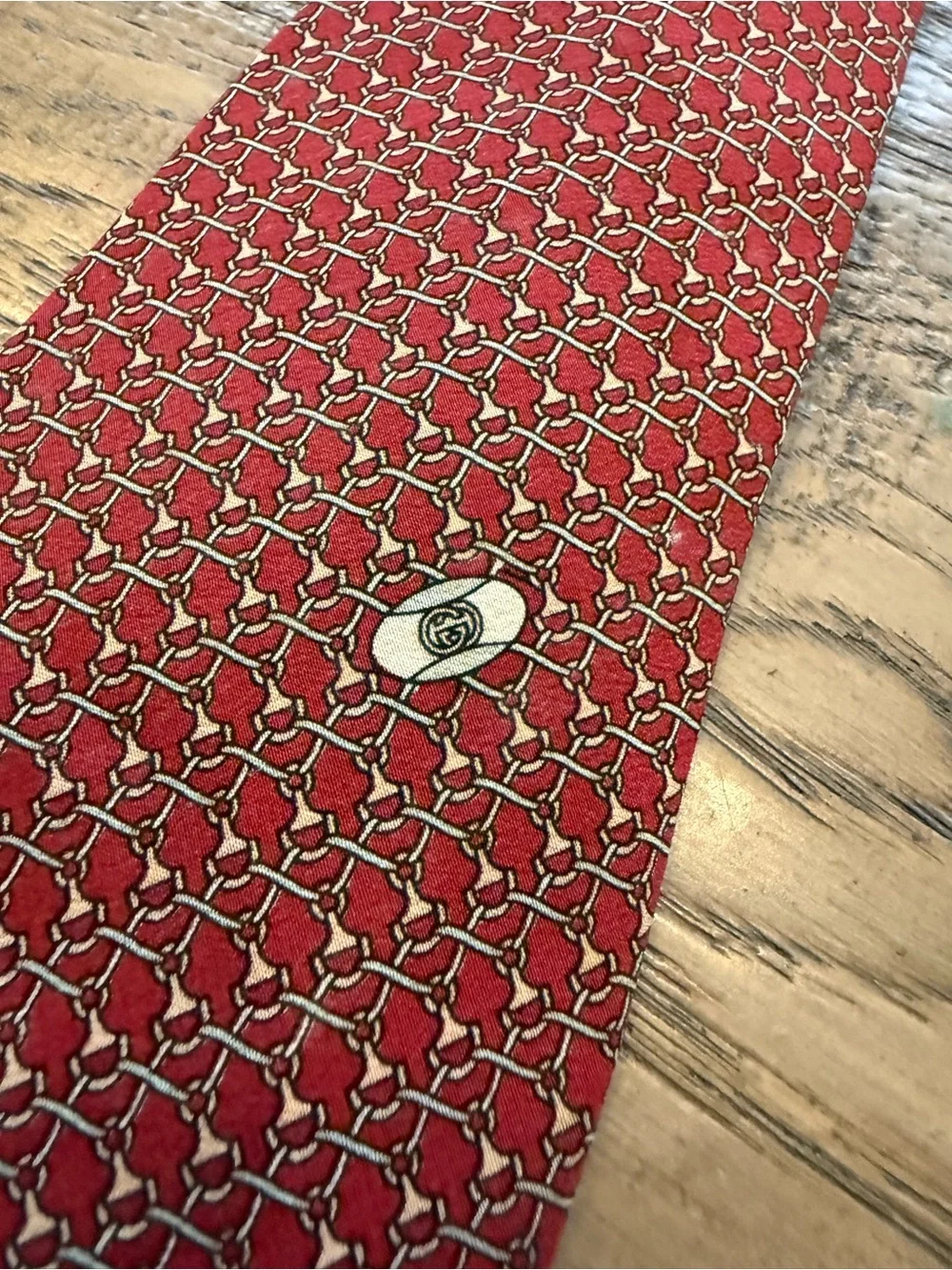 Gucci Red & Cream Interlocking Pattern Silk Tie